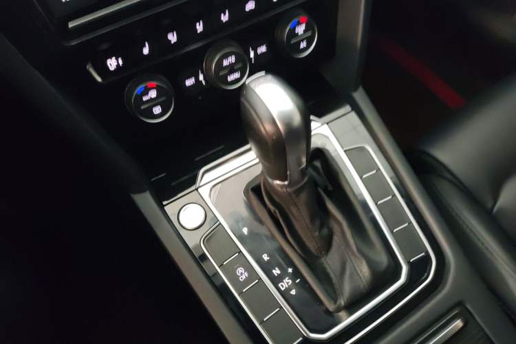 Used Volkswagen Magotan 2019 330TSI DSG Luxury Version China VI Standard
