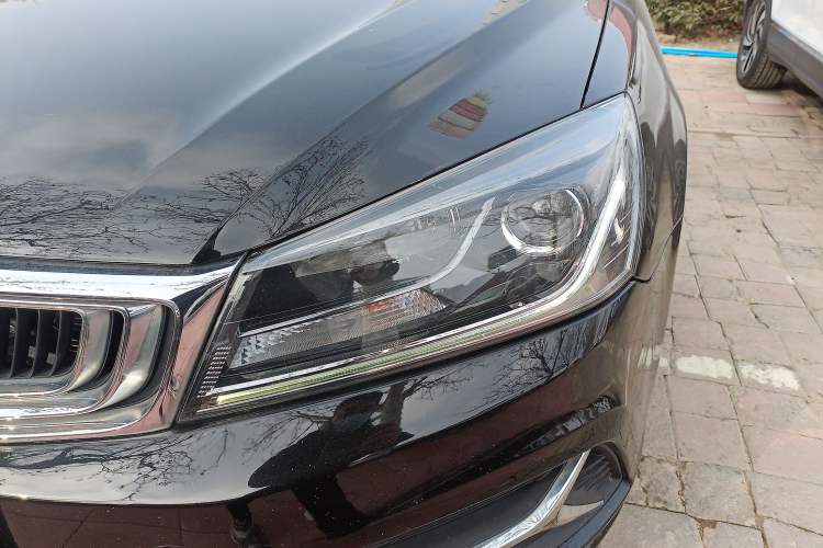 Used Geely Auto Emgrand 2019 Leading Edition 1.5L Manual Fashion Model China VI Standard
