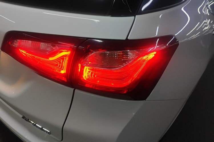 Used Chevrolet Equinox 2019 535T Automatic YuJie Edition China VI
