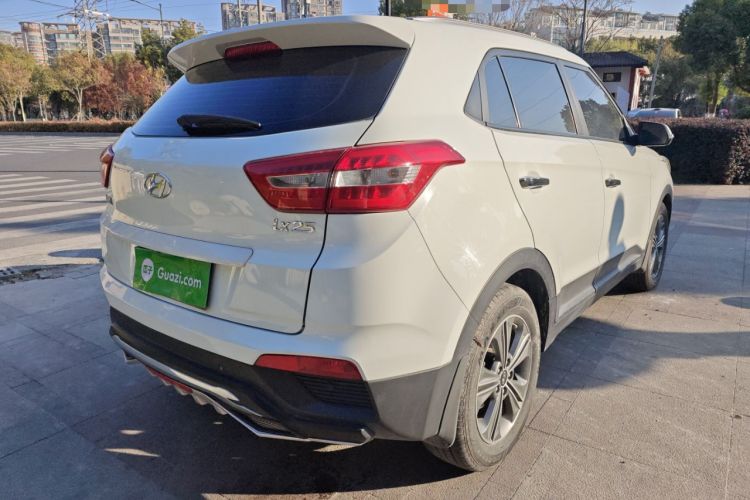 Used Hyundai ix25 2015 1.6L Automatic Two-Wheel-Drive Deluxe DLX Model