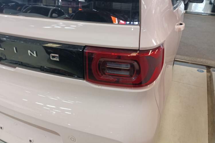 Used Wuling Hongguang MINIEV 2021 Macaron Premium Model – Lithium Iron Phosphate