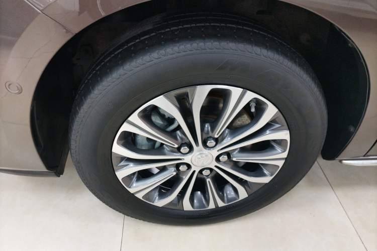 Used Buick GL8 2023 Land Executive Class 652T Luxury Model