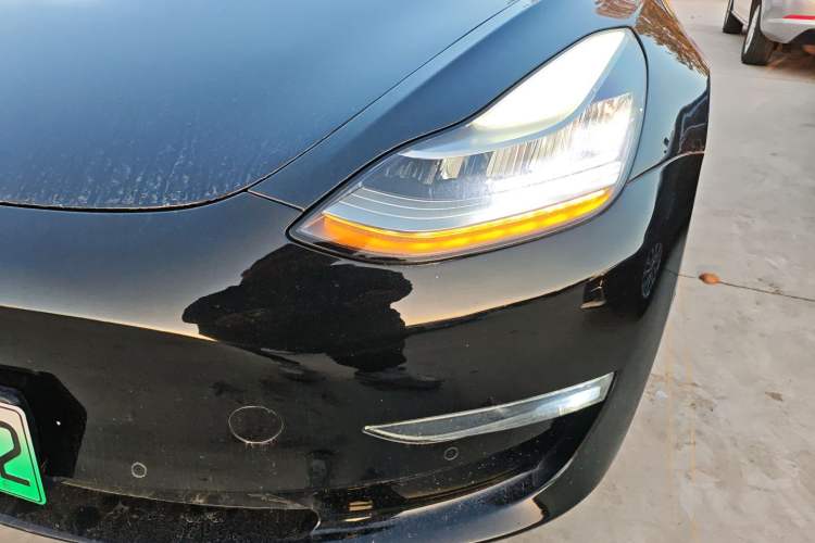 Used Tesla Model 3 2019 Long-Range All-Wheel-Drive Version
