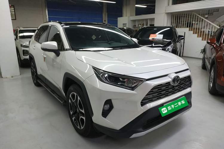 Used Toyota RAV4 2020 2.0L CVT Two-Wheel Drive Prestige Edition
