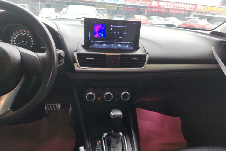 Used Mazda Mazda 3 Axela 2016 Sedan 1.5L Automatic Comfort Model
