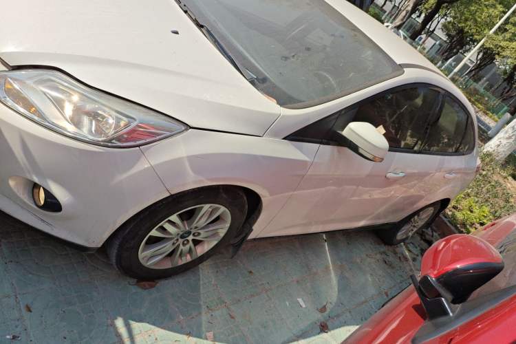 Used Ford Focus 2012 Sedan 1.6L Automatic Comfort Model
