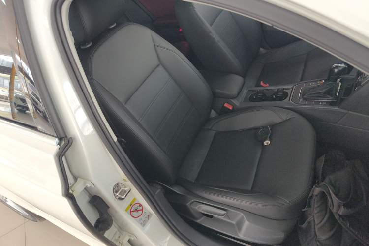 Used Volkswagen Lamando 2015 230TSI DSG Fashion Edition
