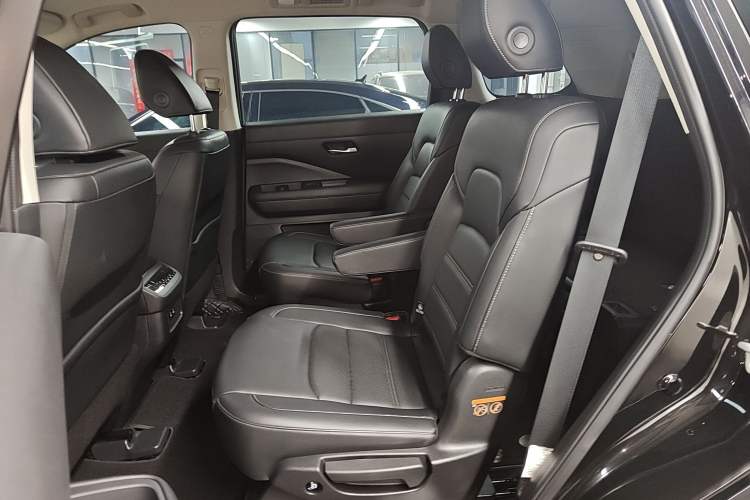 Used Nissan Terra 2024 380 VC-TURBO Two-Wheel Drive Smart Enjoyment Edition 6 Seats
