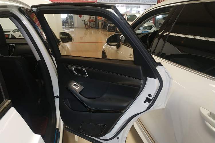 Used Zotye SR7 2017 1.5T CVT Cube Heart Edition
