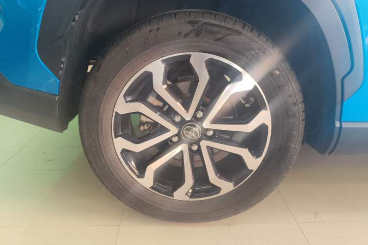 Used Toyota FRONTLANDER 2023 2.0L Smart Electric Hybrid Dual-Engine Deluxe Version
