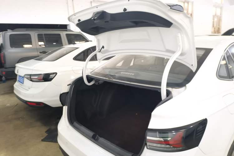 Used Volkswagen Lavida 2023 New Rui 1.5L Automatic New Yi Edition
