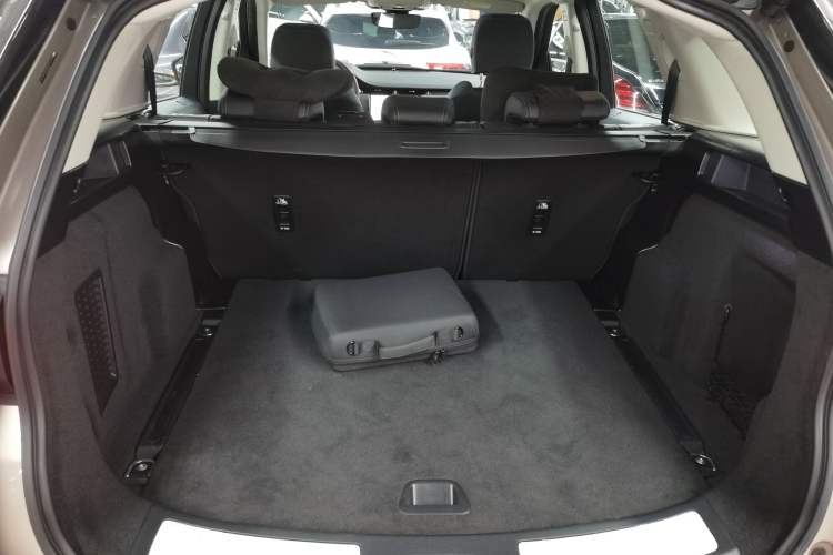 Used Land Rover Discovery Sport New Energy 2023 1.5T P300e Plug-in Hybrid Electric Version
