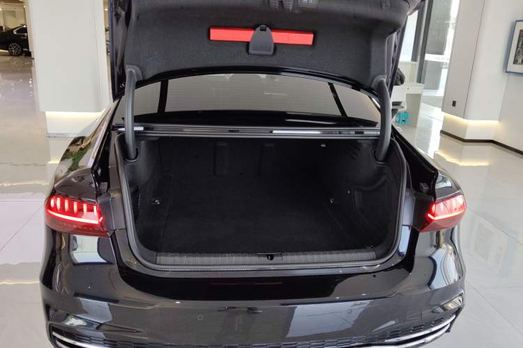 Used Audi A7L 2024 45 TFSI Luxury Edition
