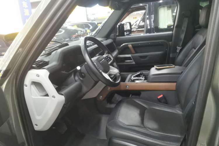 Used Land Rover Defender 2024 110 3.0T P400 X-DYNAMIC HSE
