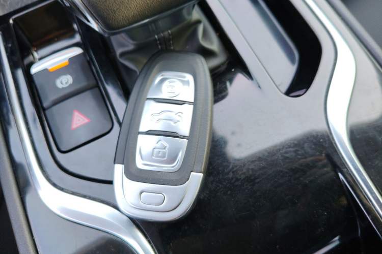 Used Hongqi E-QM5 2024 610 km PLUS
