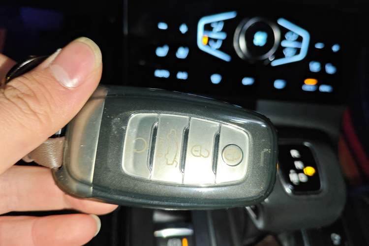 Used Hongqi H5 2022 Classic Model 1.8T Automatic Smart Connect Flagship Edition
