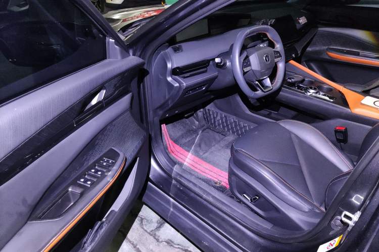 Used Changan UNI-V 2022 1.5T Prestige Version
