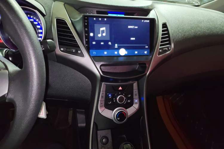 Used Hyundai Elantra 2015 1.6L Automatic Fashion Model
