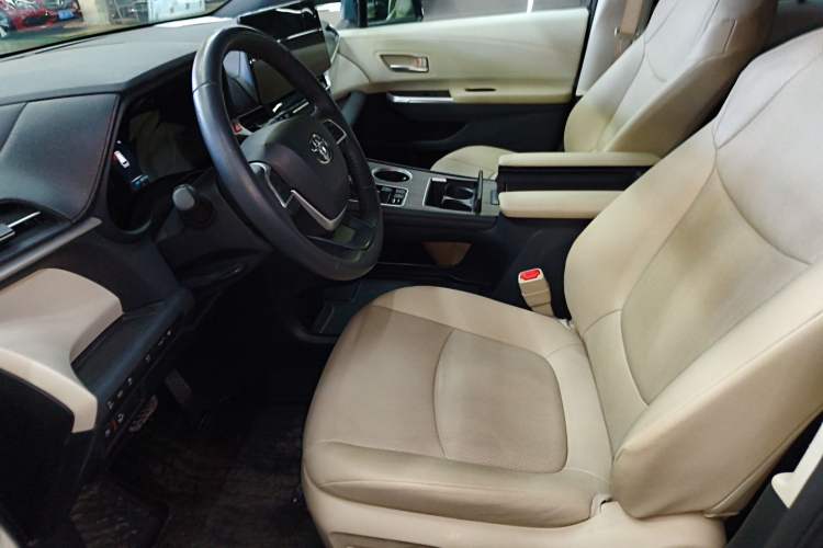 Used Toyota Granvia 2023 2.5L Hybrid Prestige Wellness PLUS Edition