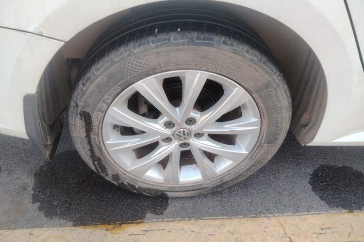 Used Volkswagen Lavida 2015 1.6L Automatic Comfort Edition
