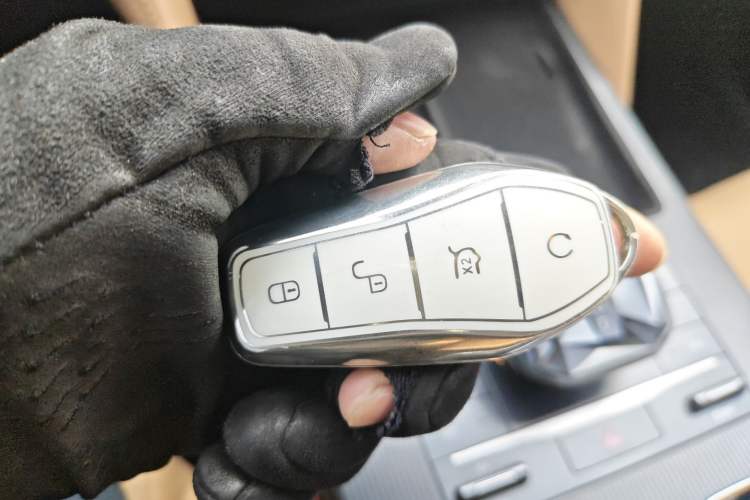 Used BYD Song L DM-i 2024 112 km Beyond Edition
