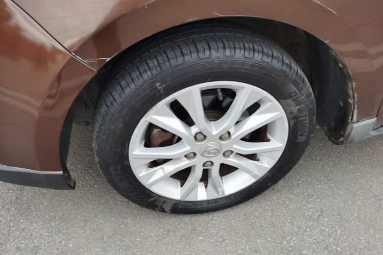 Used Baojun 730 2014 1.5L manual standard trim 7 seats
