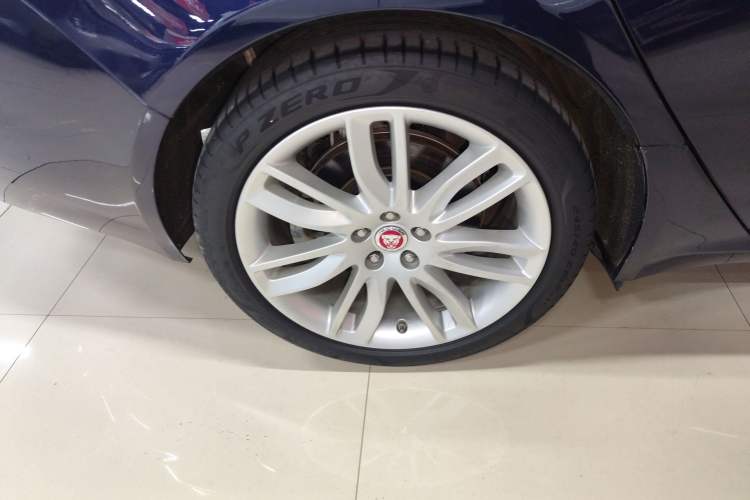 Used Jaguar XFL 2020 XFL 2.0T P200 Two-Wheel-Drive Rally Flag Edition
