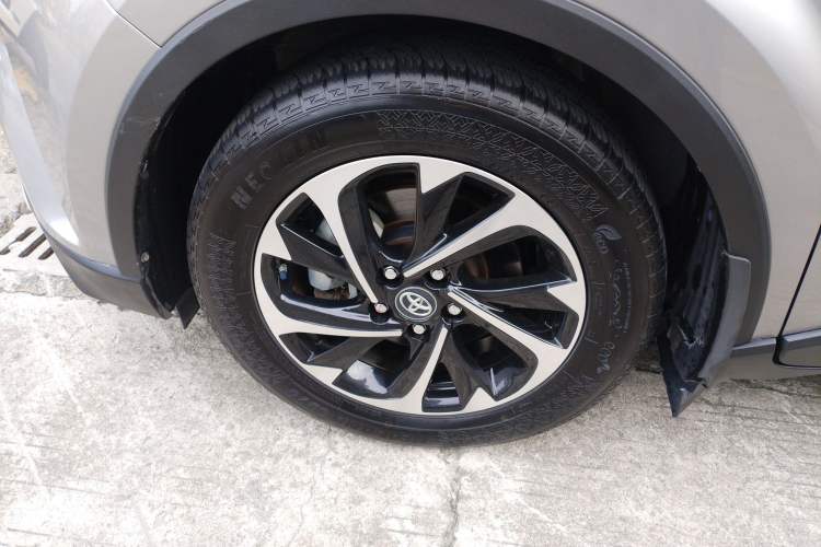 Used Toyota IZOA 2018 2.0L Yichi Version China VI Standard