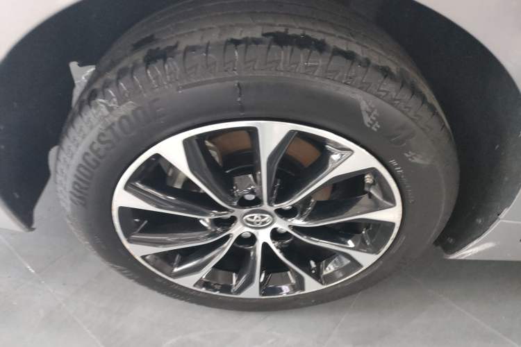 Used Toyota Avalon 2022 Dual-Engine 2.5L Luxury Edition
