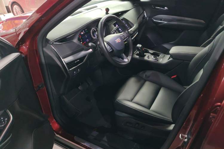 Used Cadillac XT4 2018 28T Two-Wheel Drive Leading Version