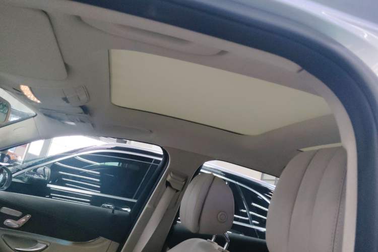 Used Mercedes-Benz GLC 2016 GLC 300 4MATIC Dynamic Model
