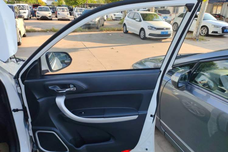 Used Changan CS35 2016 1.6L Automatic Luxury Model China V Standard
