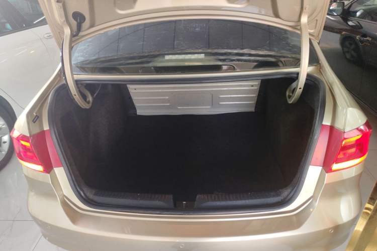 Used Volkswagen Santana 2015 1.6L Automatic Comfort Edition
