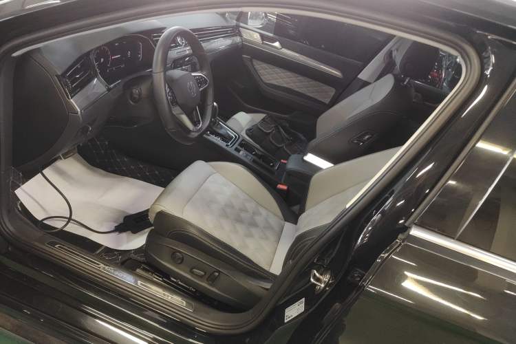 Used Volkswagen Magotan 2023 2 Million Units Limited Edition 330TSI DSG Leading Version