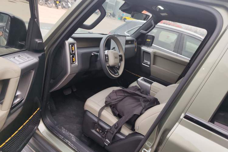 Used  V23 2025 501 Four-Wheel Drive Intelligent Driving Version
