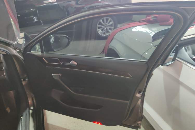 Used Volkswagen Magotan 2019 330TSI DSG Luxury Version China VI Standard