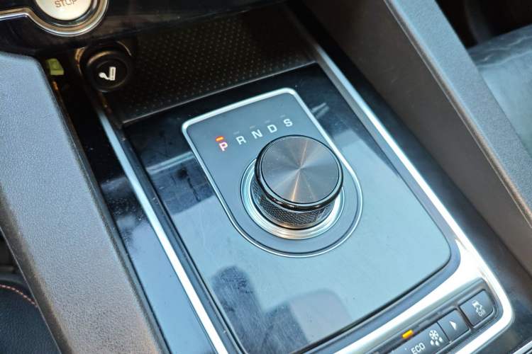 Used Jaguar F-PACE 2016 2.0T Two-Wheel Drive Urban Luxury Edition
