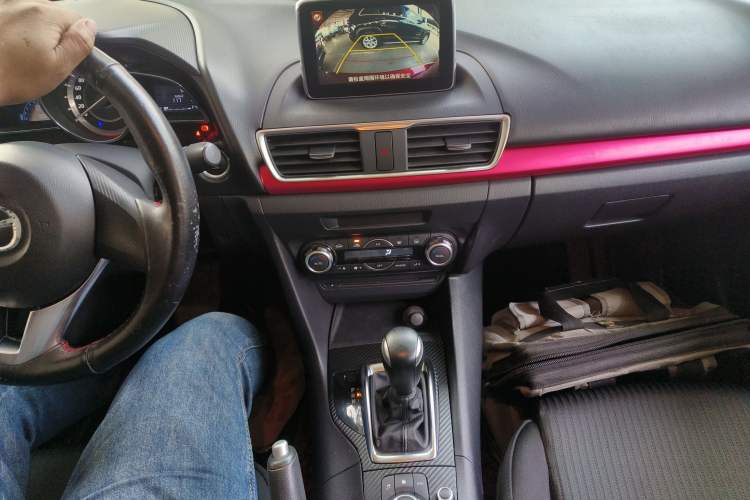 Used Mazda Mazda 3 Axela 2014 Sedan 1.5L Automatic Luxury Model
