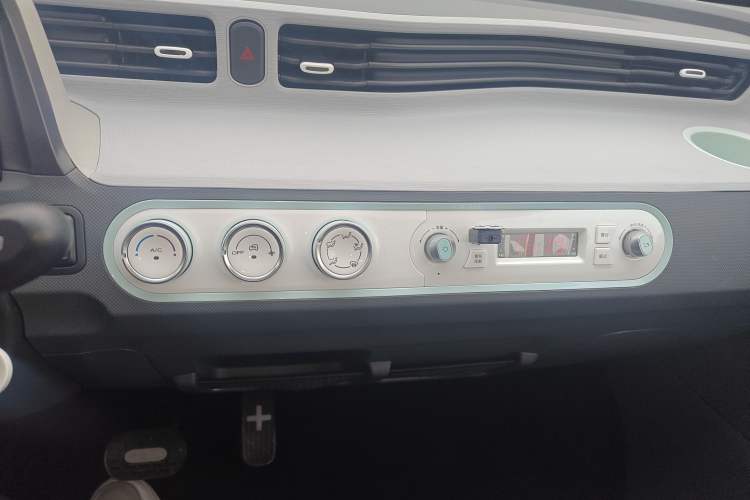 Used Wuling Hongguang MINIEV 2022 Macaron Fashion Model Lithium Iron Phosphate
