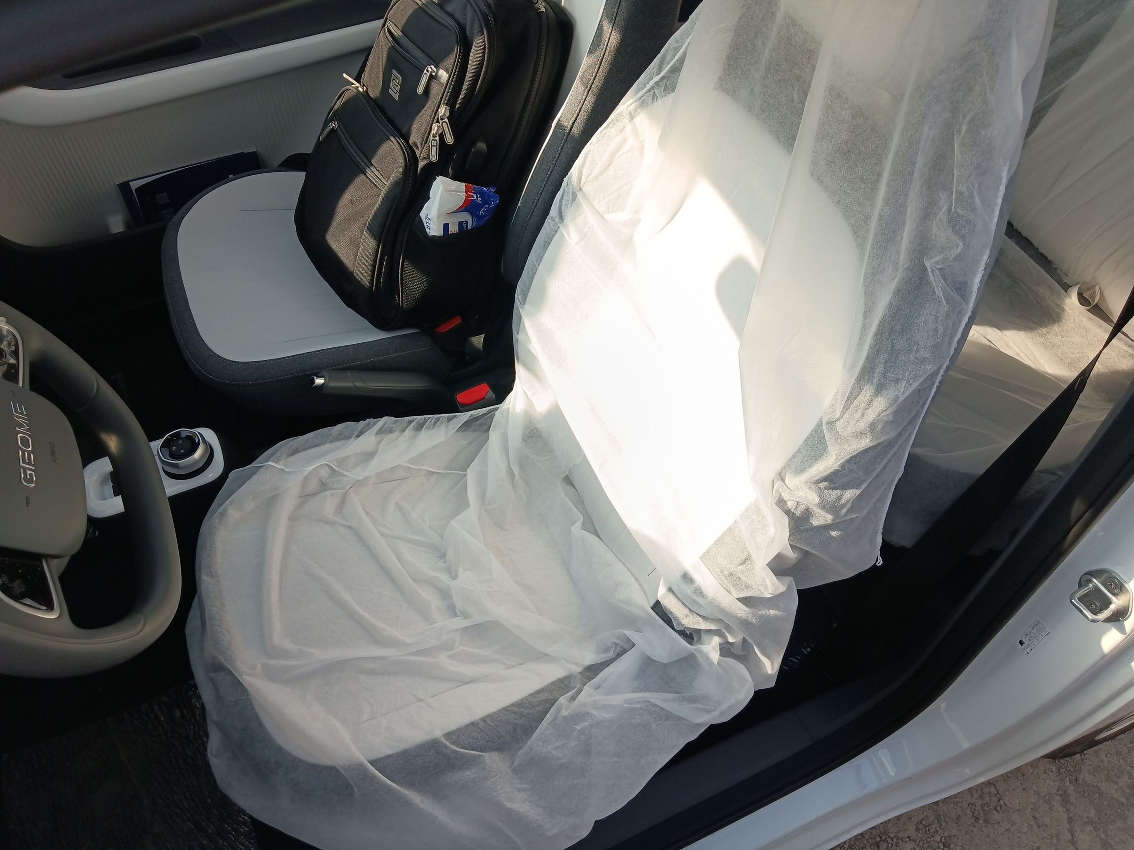 Переднее сиденье в автомобиле