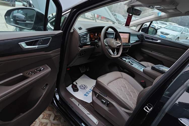 Used Volkswagen Viloran 2024 380TSI Premium Edition
