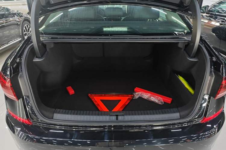 Used Volkswagen Passat 2024 380TSI Dragon Glory Edition
