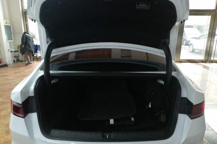 Used BYD Qin PLUS 2024 HONOR Edition DM-i 55KM Leading Model
