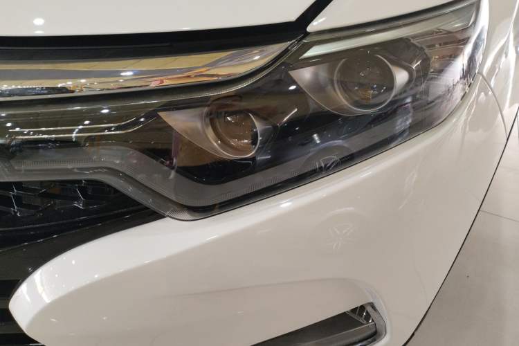 Used Soueast DX7 2018 Prime 1.5T Automatic Smart Connect Starry Sky Edition China V Standard
