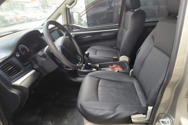 Used FORTHING Lingzhi 2023 M5L 1.6L Base Model 7 Seats