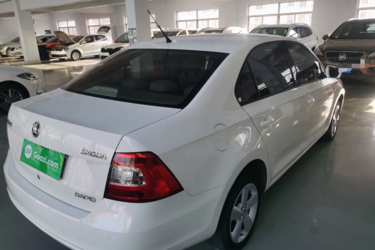 Used Skoda Rapid 2015 1.6L Automatic Smart Selection Model
