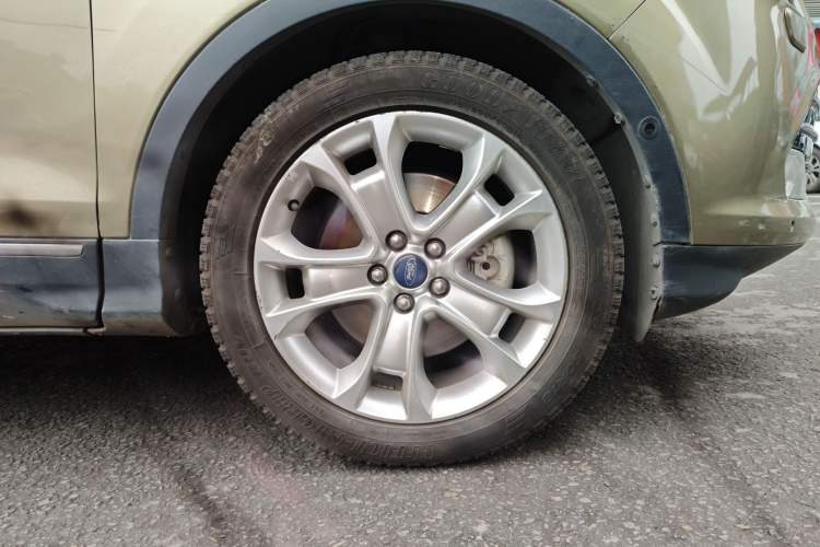 Used Ford Kuga 2015 2.0L GTDi Four-Wheel-Drive Sport Model
