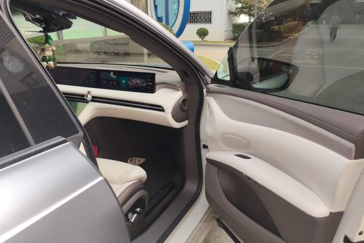 Used  LS7 2023 90 kWh Elite Rear-Drive Version