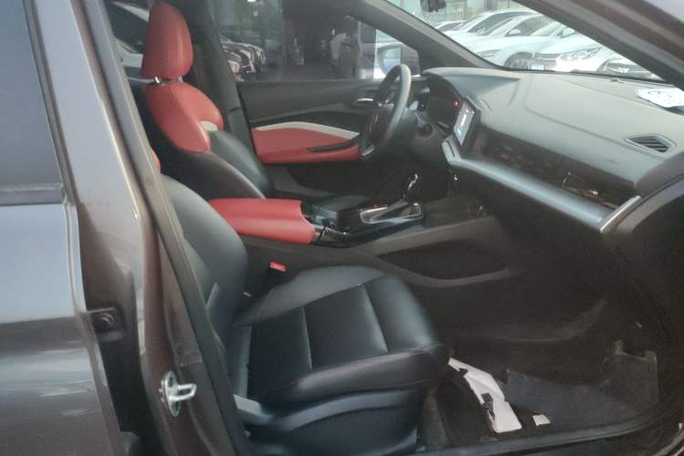 Used MG 5 2022 180 DVVT CVT Youth Luxury Edition
