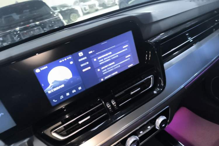 Used Hongqi HS5 2023 2.0T Qixiang Pro Edition
